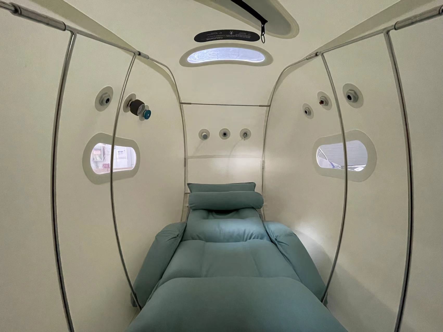 TimePod Air Seated 1.5ATA (Pro) – Soft-Shell Sitting / Reclining Hyperbaric Chamber